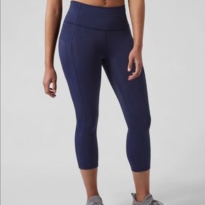 Athleta Ultimate Stash Pocket 7/8 Leggings / M Petite / Workout Tight Navy Blue